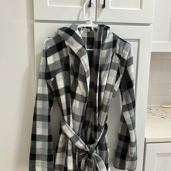 Vera Bradley Women's Polyester Fleece Plaid Checkered Cozy Winter Robe - Picture 3 of 11